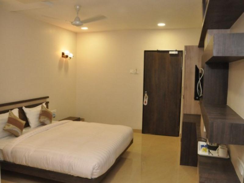 Townhouse Oak Hotel The Sudesh Raipur (Chhattisgarh) Exterior photo