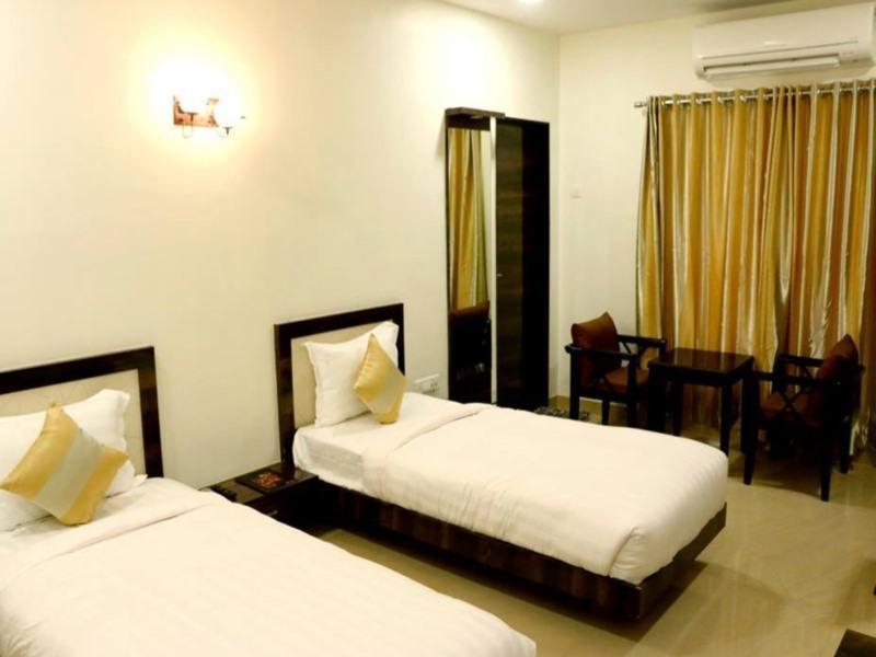 Townhouse Oak Hotel The Sudesh Raipur (Chhattisgarh) Exterior photo